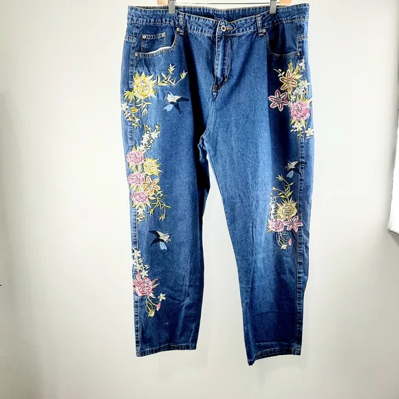 ❤️ Floral Embroidered High Rise Jeans - Picture 10 of 11